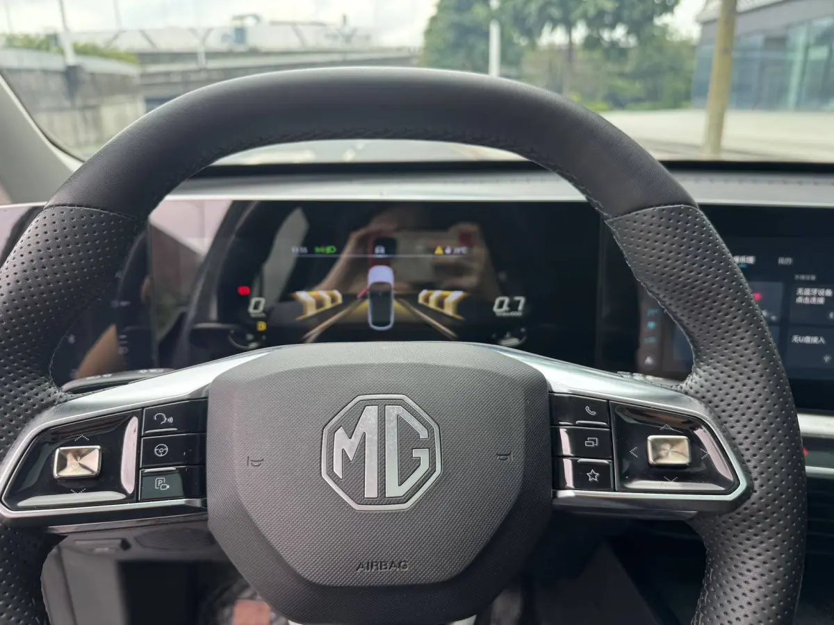 MG ONE Alpha Intelligence Sport Series 1.5T Pioneer Edition view 5