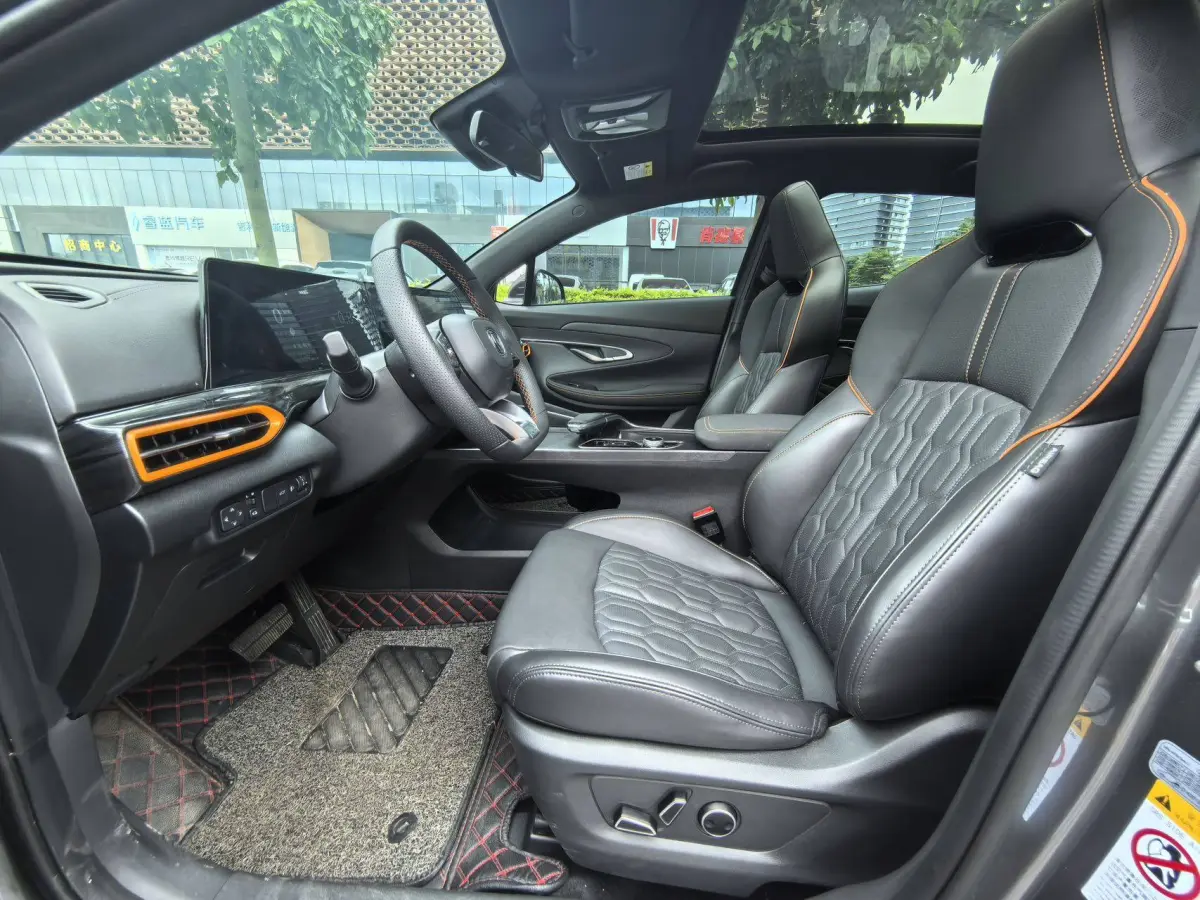 Changan UNI-T 1.5T Sport Flagship Edition view 8