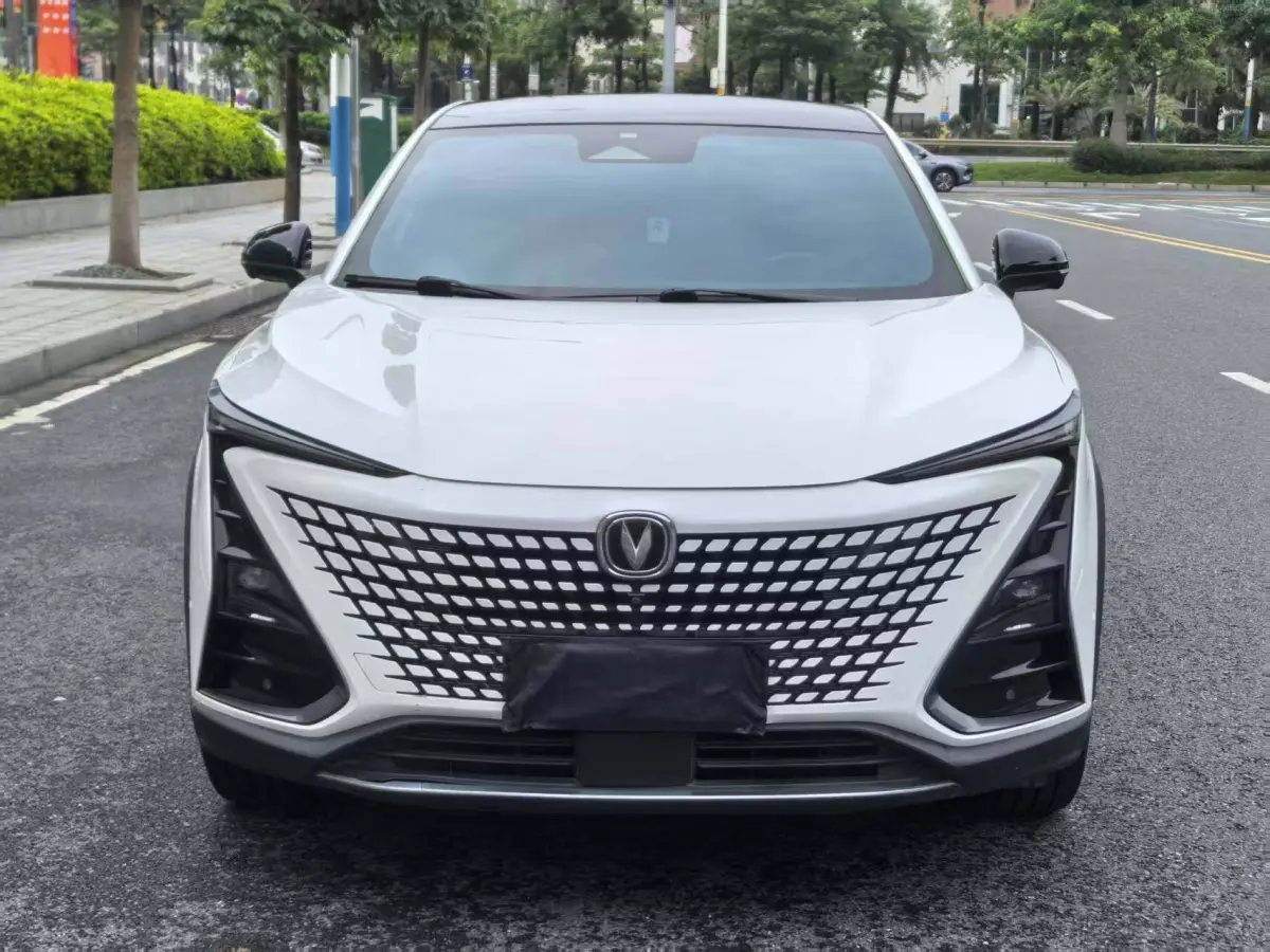 Changan UNI-T 1.5T Automatic Premium Edition view 2