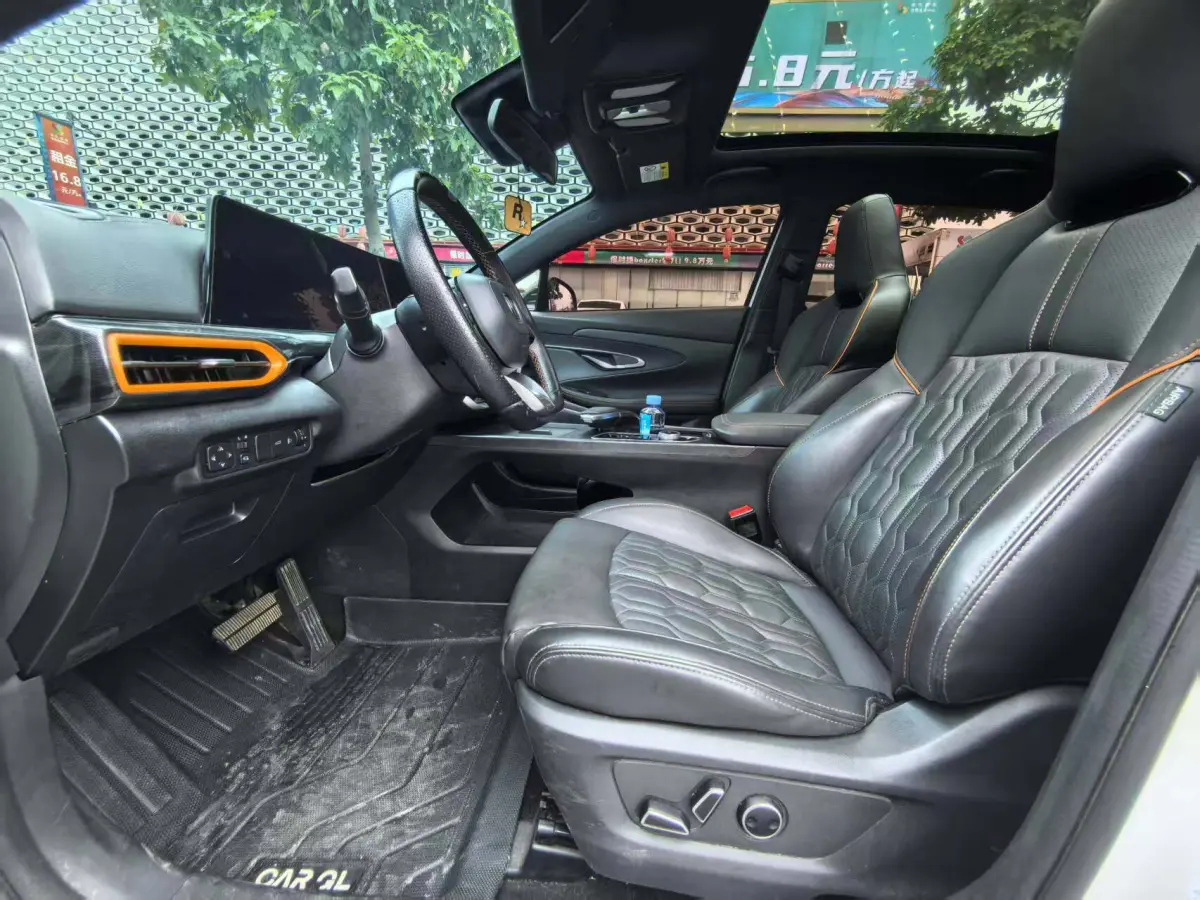 Changan UNI-T 1.5T Automatic Premium Edition view 8