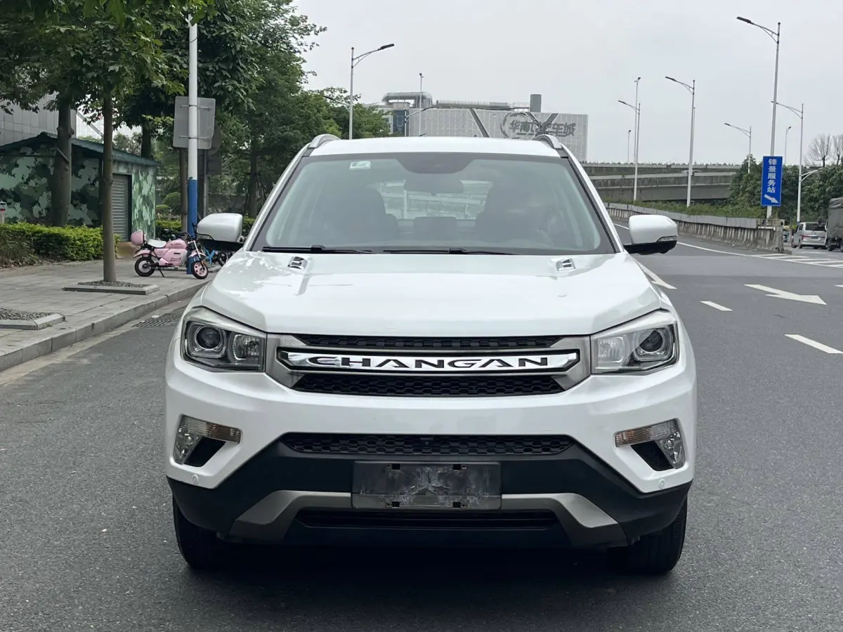 Changan CS75 1.5T Automatic Fengrui Edition (2017) view 2