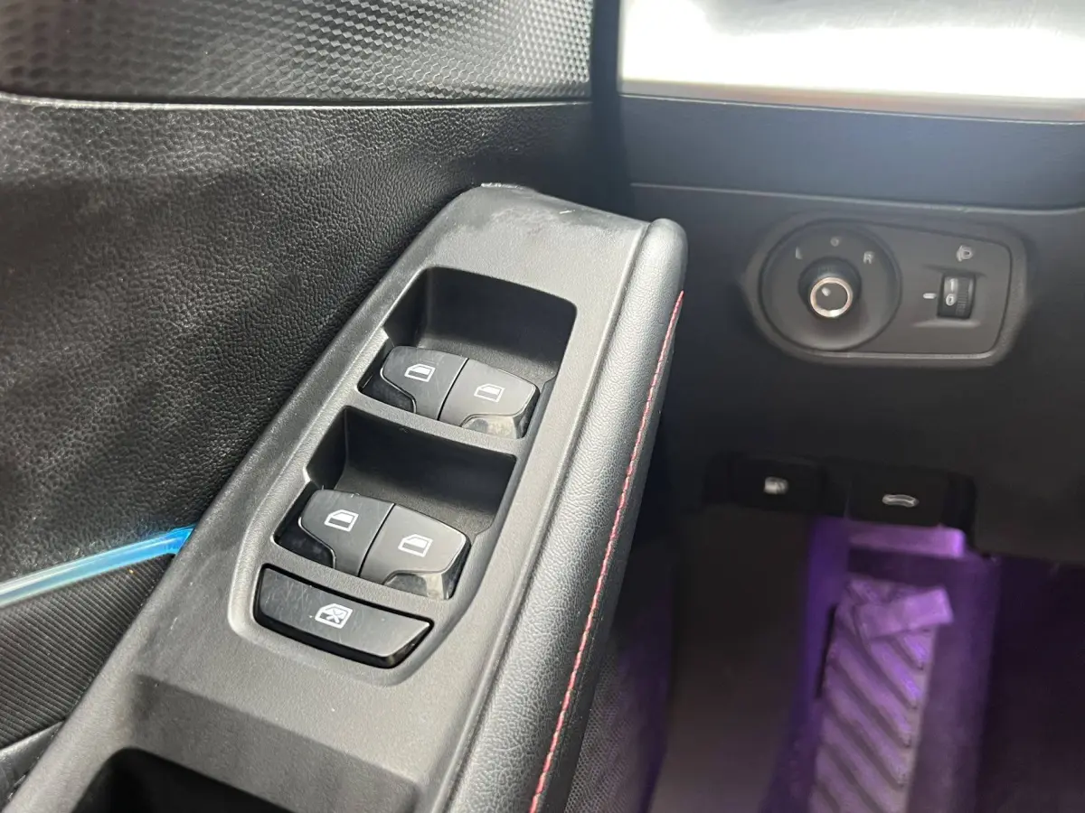 MG5 180DVVT CVT Deluxe Edition （1.5L） view 13