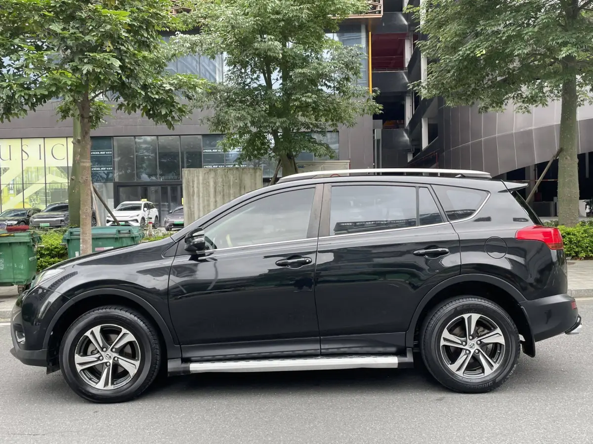 Toyota RAV4 2.0L CVT 2WD Fashion Edition view 7