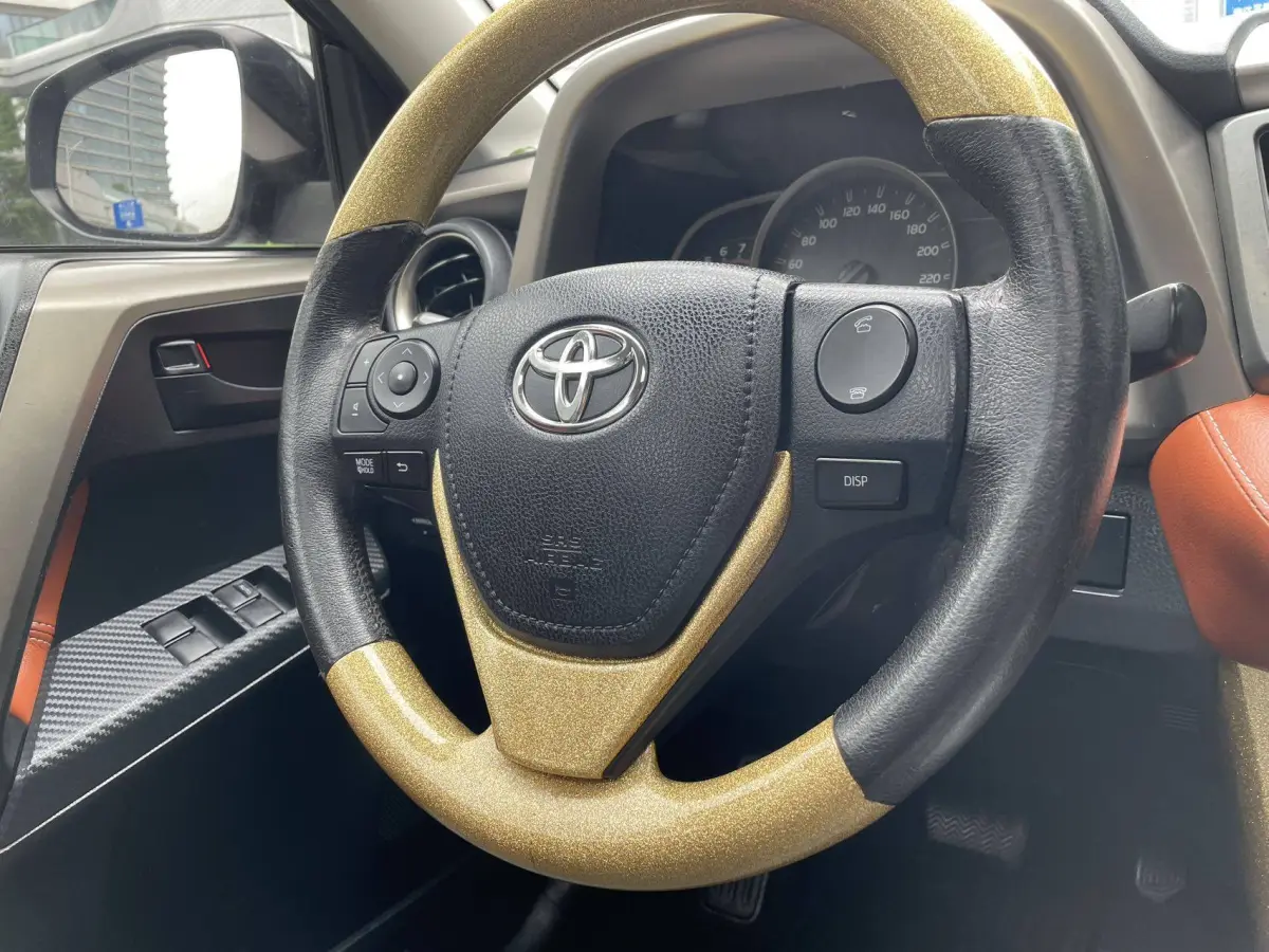 Toyota RAV4 2.0L CVT 2WD Fashion Edition view 12
