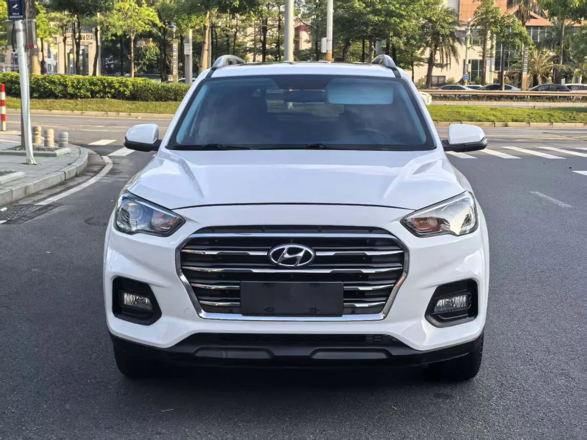 Beijing Hyundai ix35 2.0L Auto FWD – Smart & Brave Deluxe Edition view 2