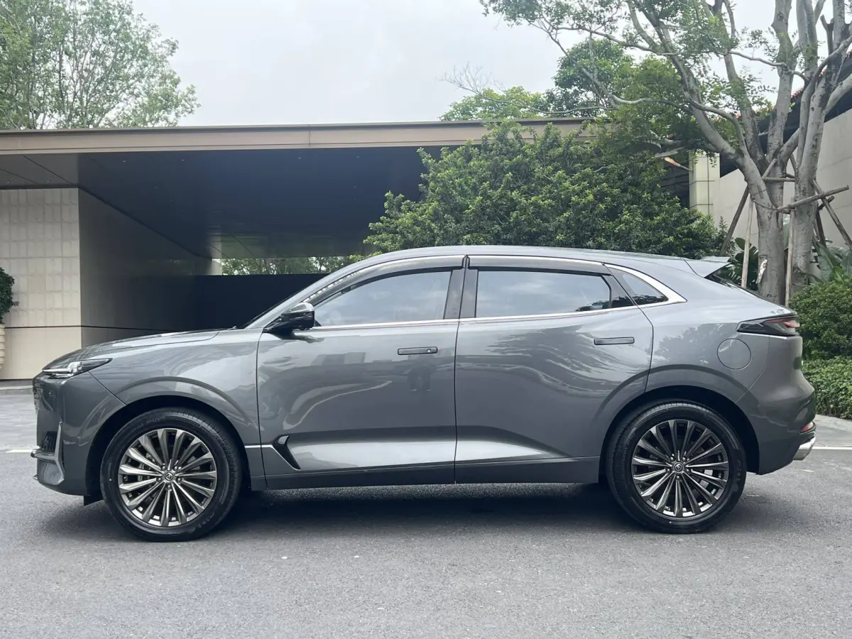 Changan UNI-K 2.0T AWD Premium Edition view 9