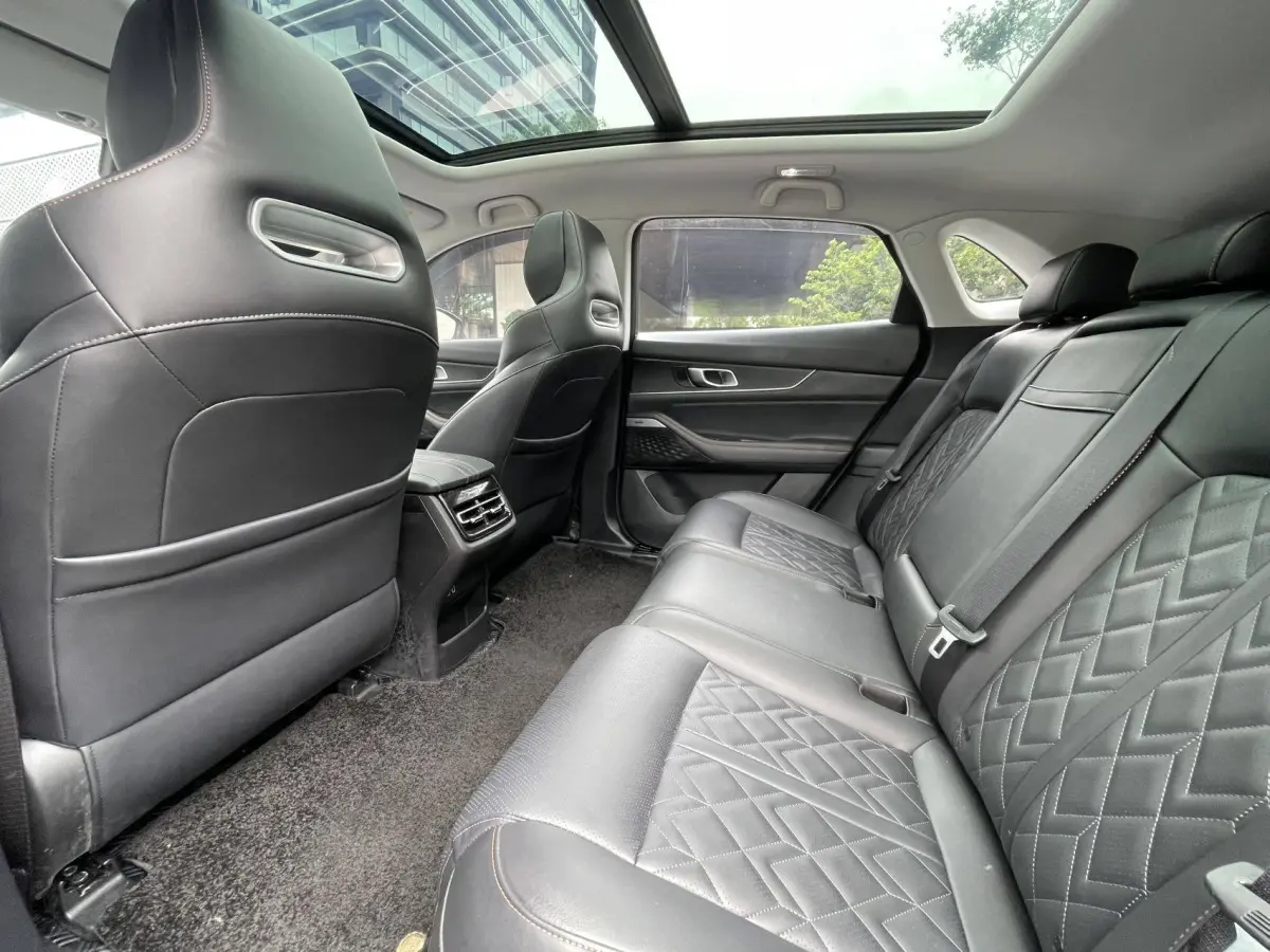 Changan UNI-K 2.0T AWD Premium Edition view 10
