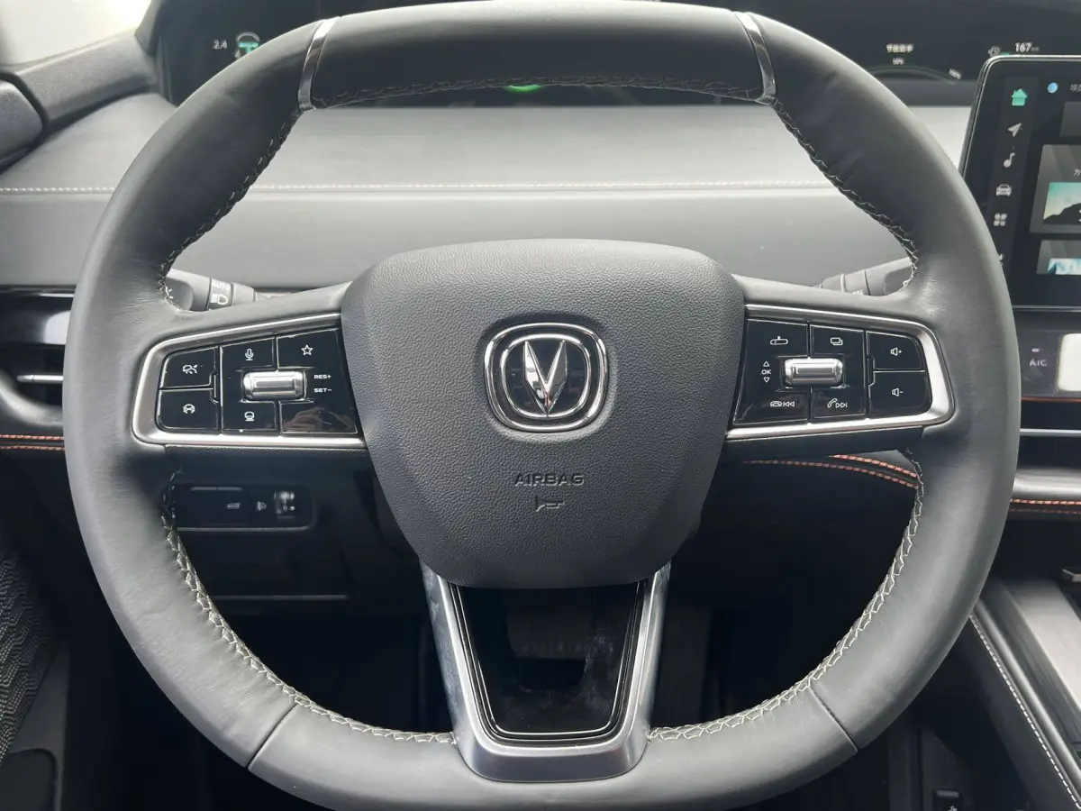 Changan UNI-K 2.0T AWD Premium Edition view 18