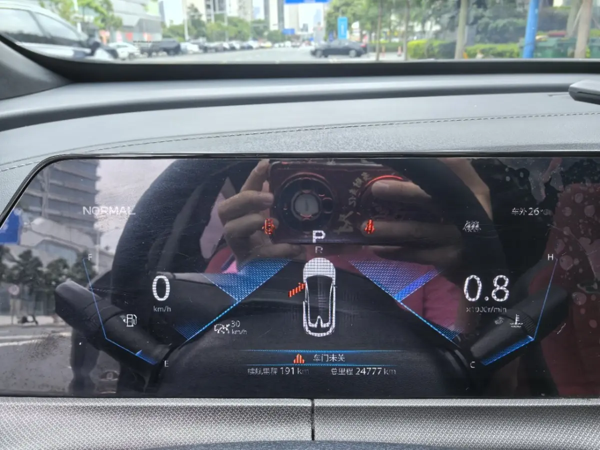 Changan UNI-T 1.5T Premium view 4