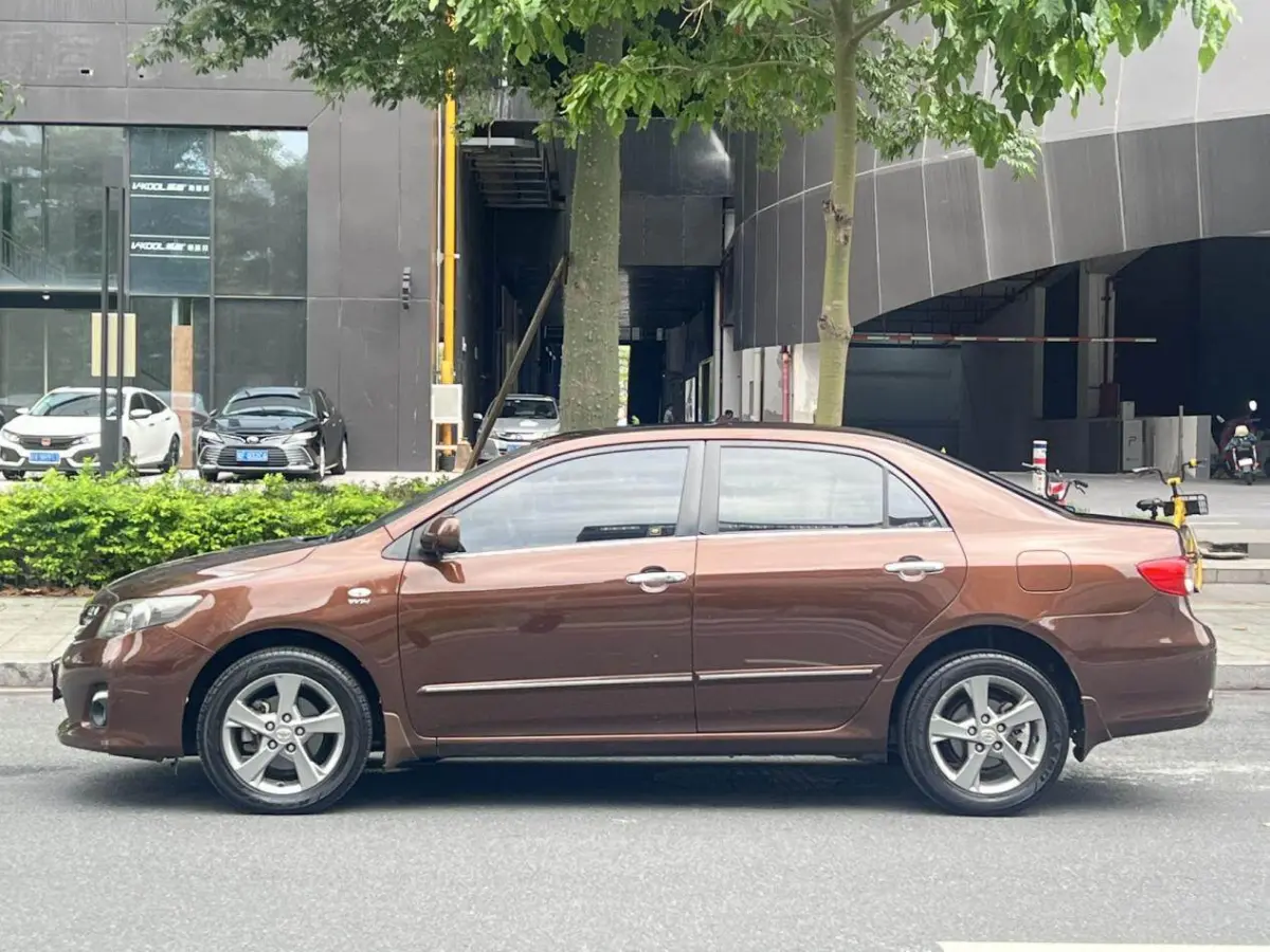 Toyota Corolla 1.8L Special Edition (Ultimate)GL-i view 4