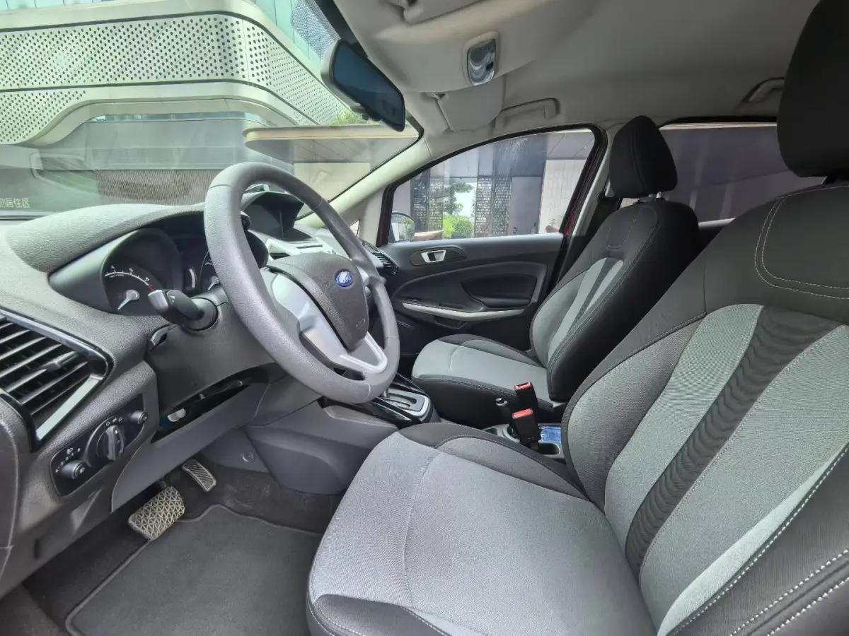 Ford EcoSport 1.5L Automatic Trend Edition view 4