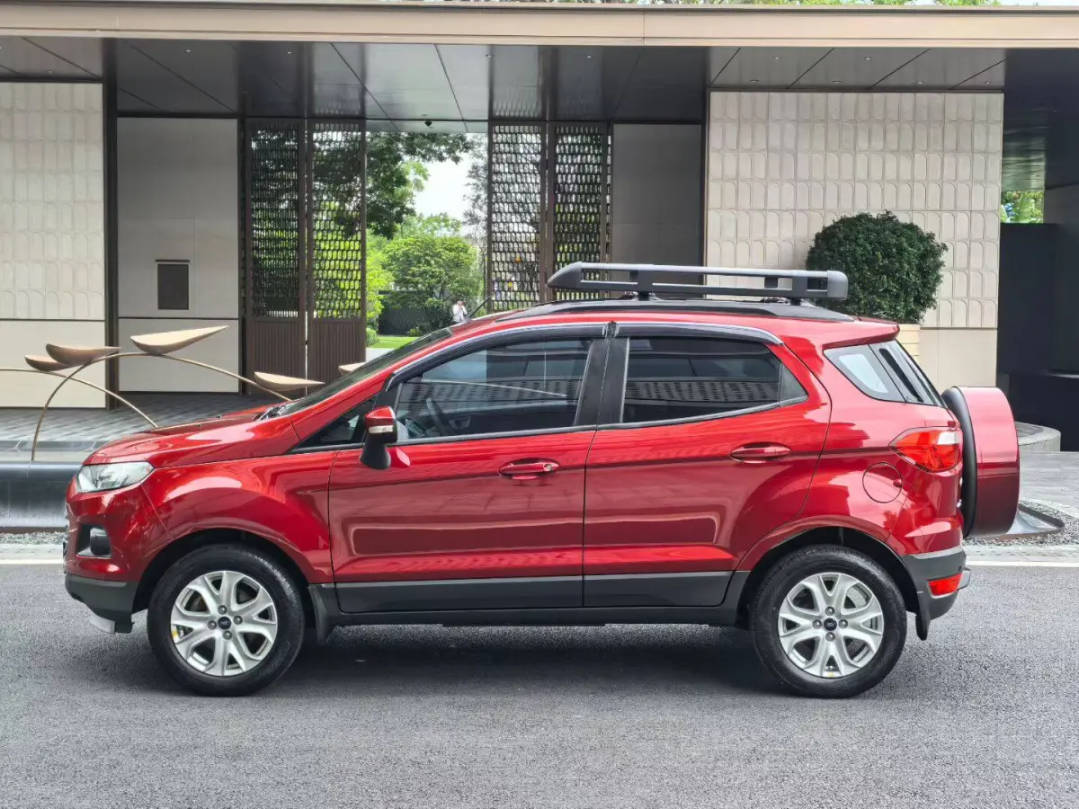 Ford EcoSport 1.5L Automatic Trend Edition view 6