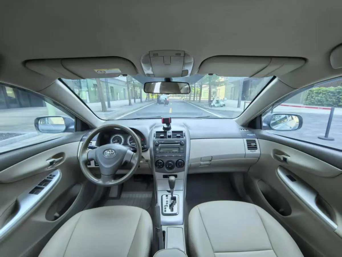 Toyota Corolla 1.6L Automatic Comfort view 10