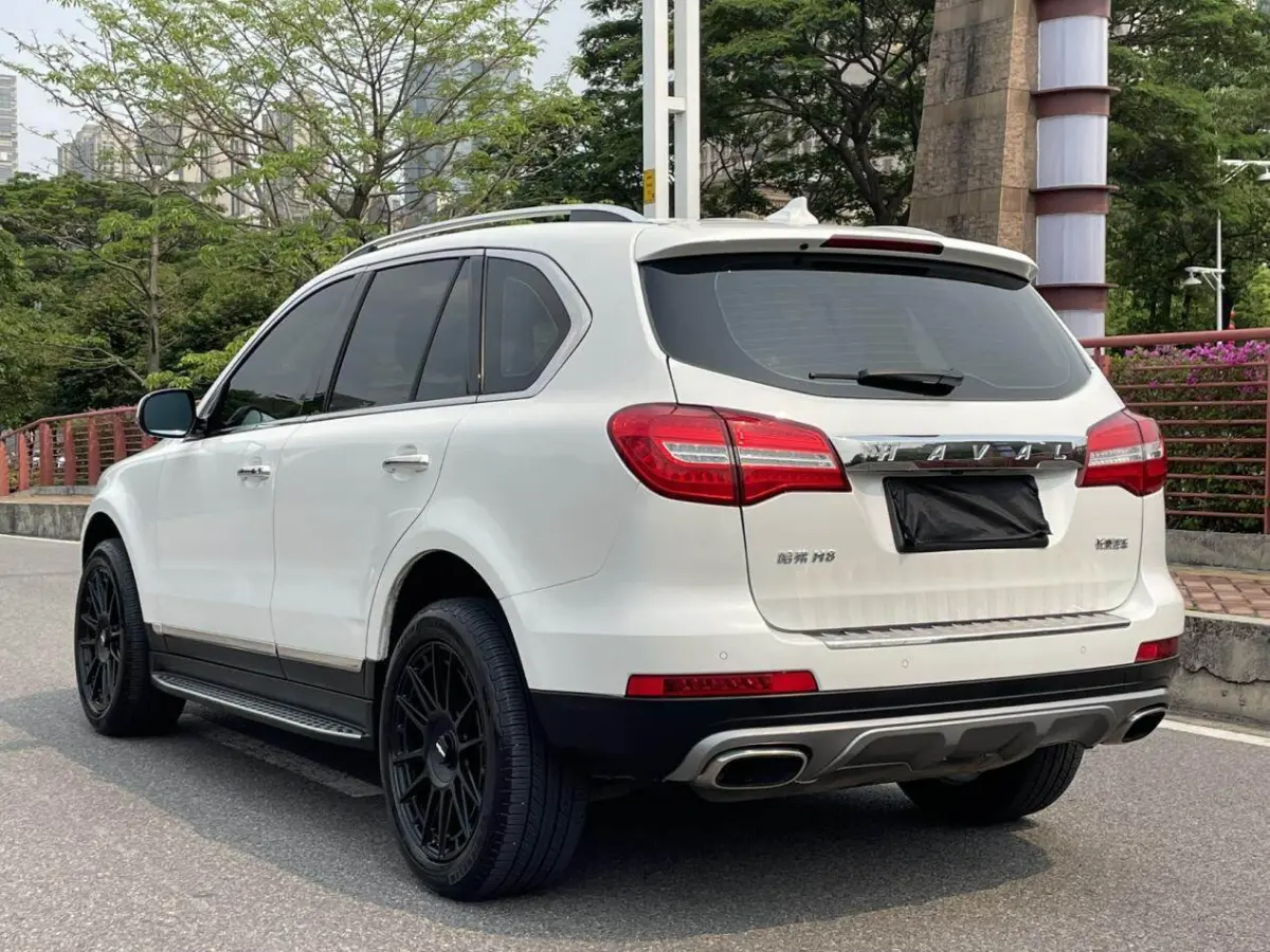 Haval H8, 2.0T Automatic 2WD Premium Edition view 3