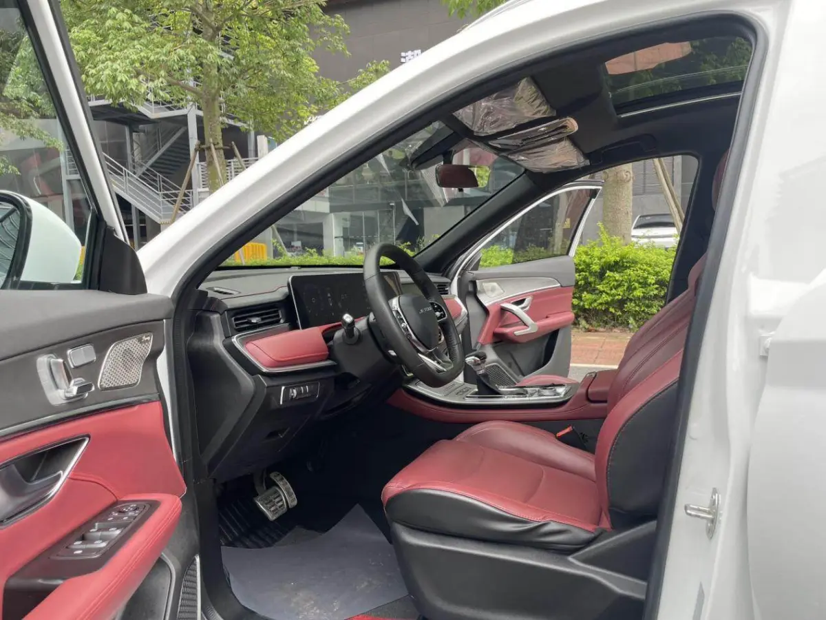 Jetour X70 PLUS 2021 1.6T DCT ground 5 seats view 5