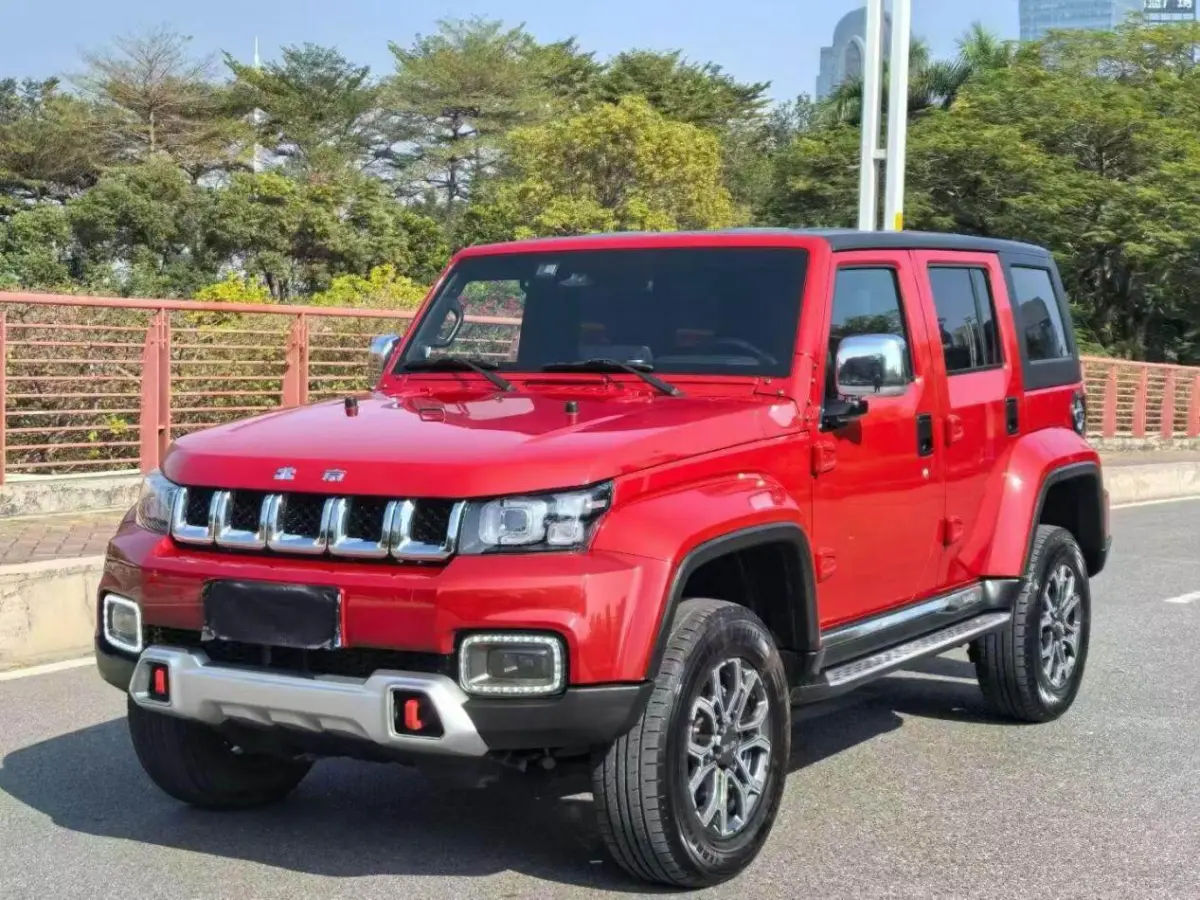 Beijing off-road BJ40. 2.0T Automatic Four-wheel Drive City Hunter Version Chivalrous Model main view