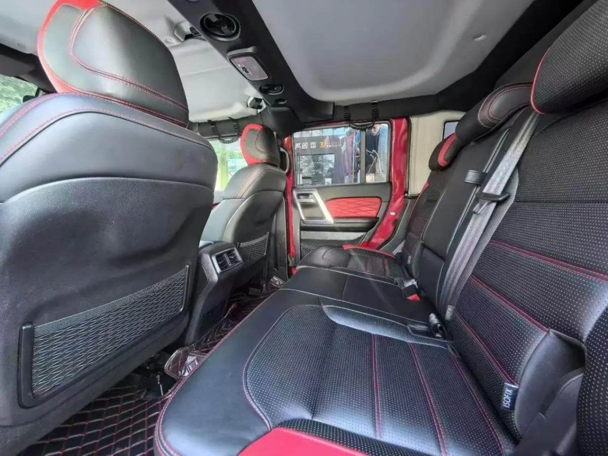 Beijing off-road BJ40. 2.0T Automatic Four-wheel Drive City Hunter Version Chivalrous Model view 6