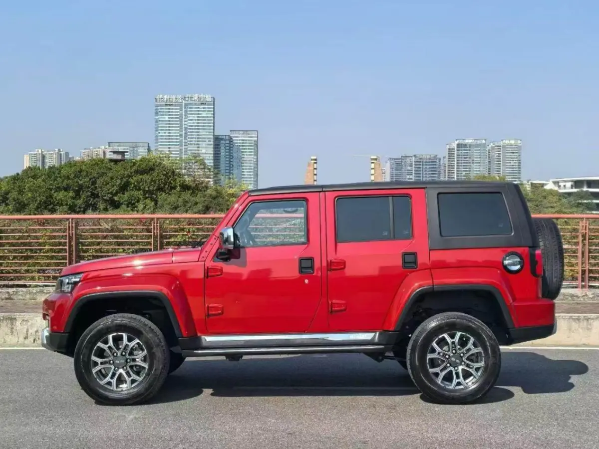 Beijing off-road BJ40. 2.0T Automatic Four-wheel Drive City Hunter Version Chivalrous Model view 8