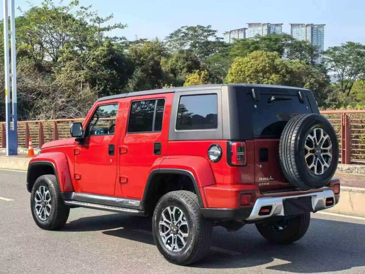 Beijing off-road BJ40. 2.0T Automatic Four-wheel Drive City Hunter Version Chivalrous Model view 9