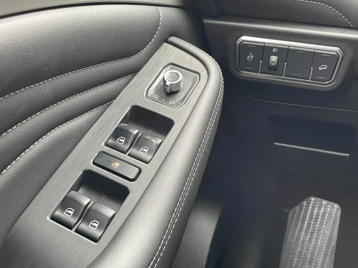 2019 Haval F7 two-wheel drive i type 1.5T view 13