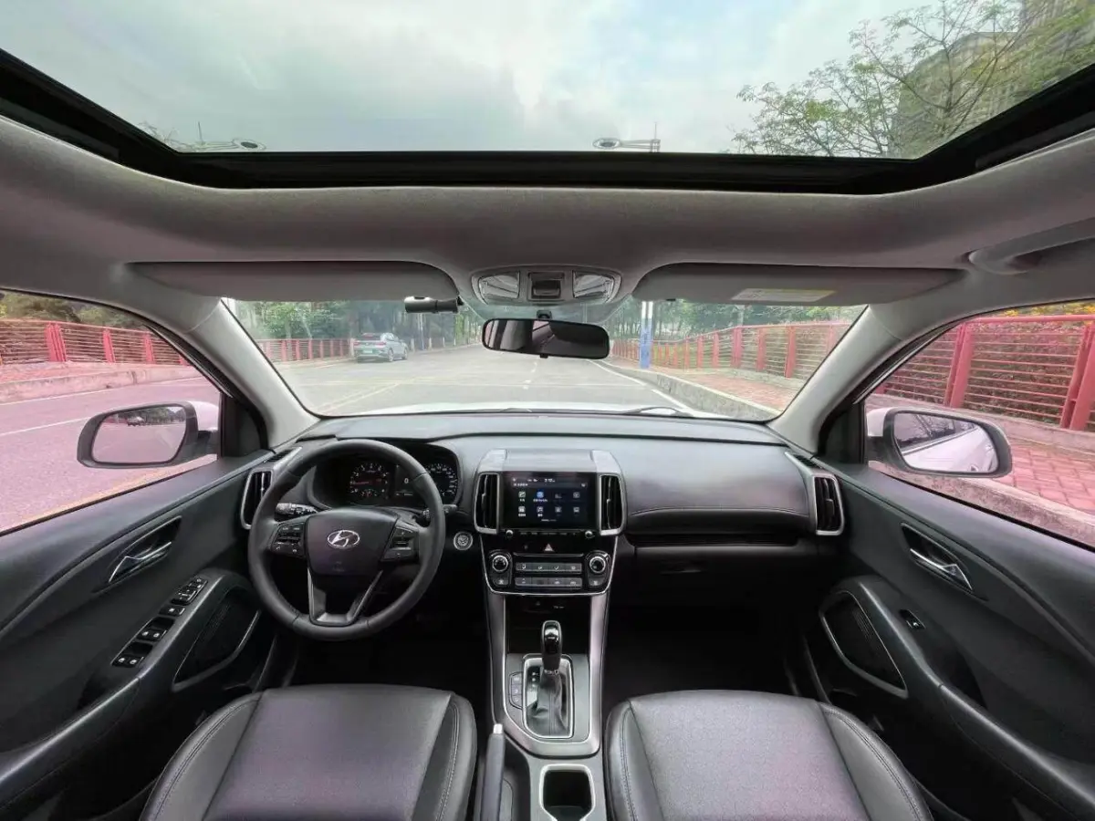 Beijing Hyundai ix35 2019 2.0L automatic two-wheel drive Zhiyong Enjoy Edition view 5