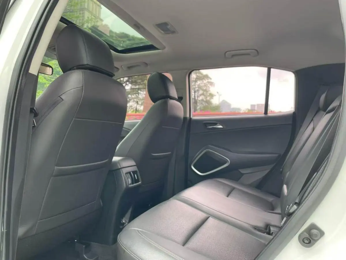 Beijing Hyundai ix35 2019 2.0L automatic two-wheel drive Zhiyong Enjoy Edition view 6