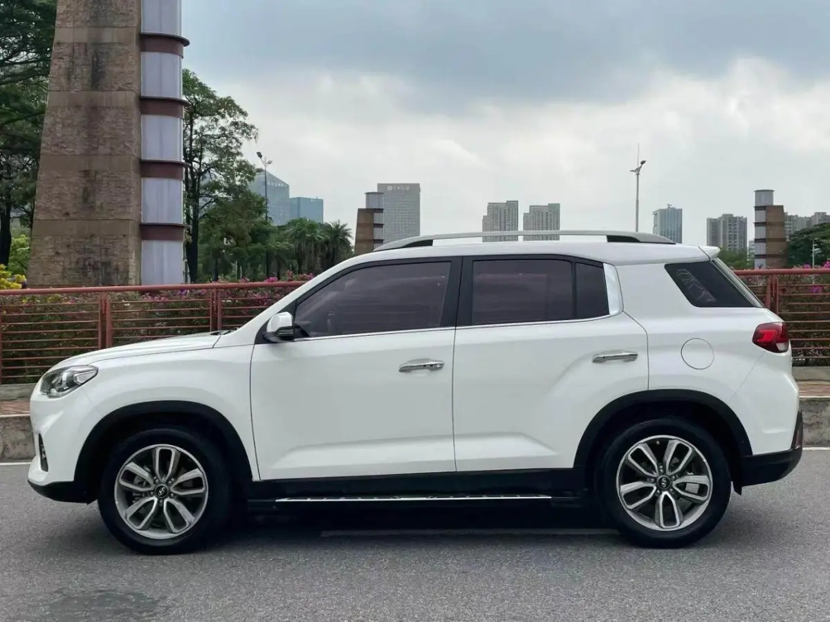 Beijing Hyundai ix35 2019 2.0L automatic two-wheel drive Zhiyong Enjoy Edition view 8