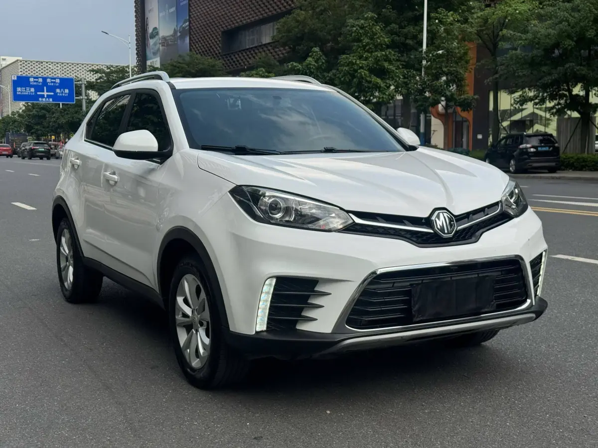 MG GS 1.5T Automatic Luxury Edition view 3