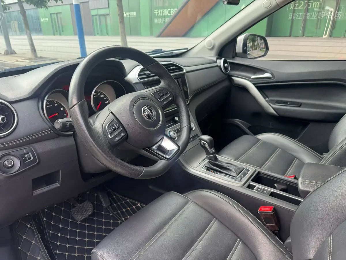MG GS 1.5T Automatic Luxury Edition view 4