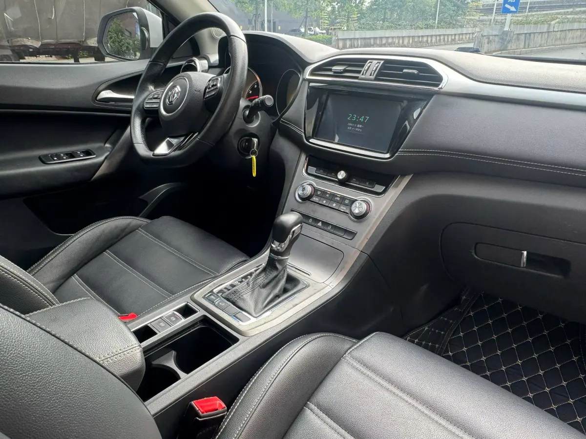 MG GS 1.5T Automatic Luxury Edition view 6
