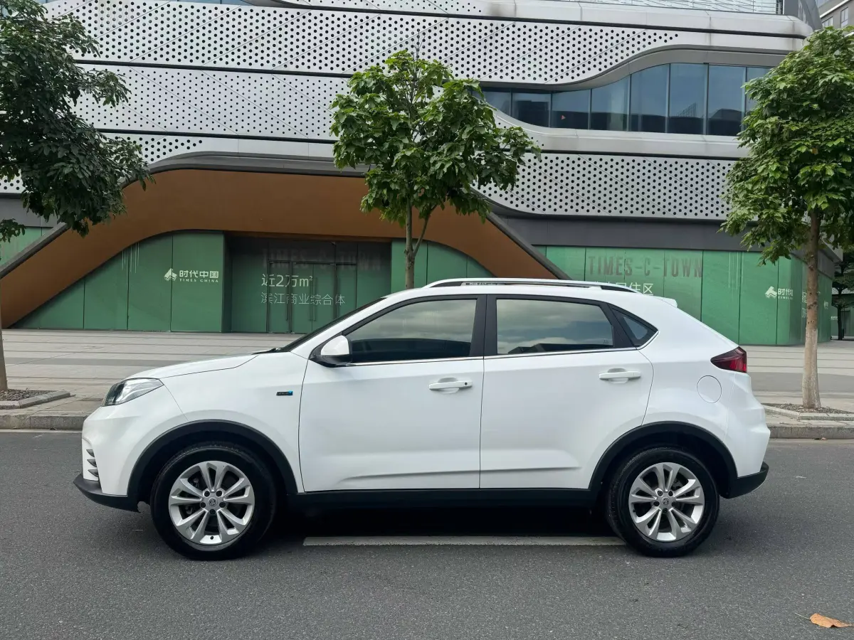 MG GS 1.5T Automatic Luxury Edition view 8