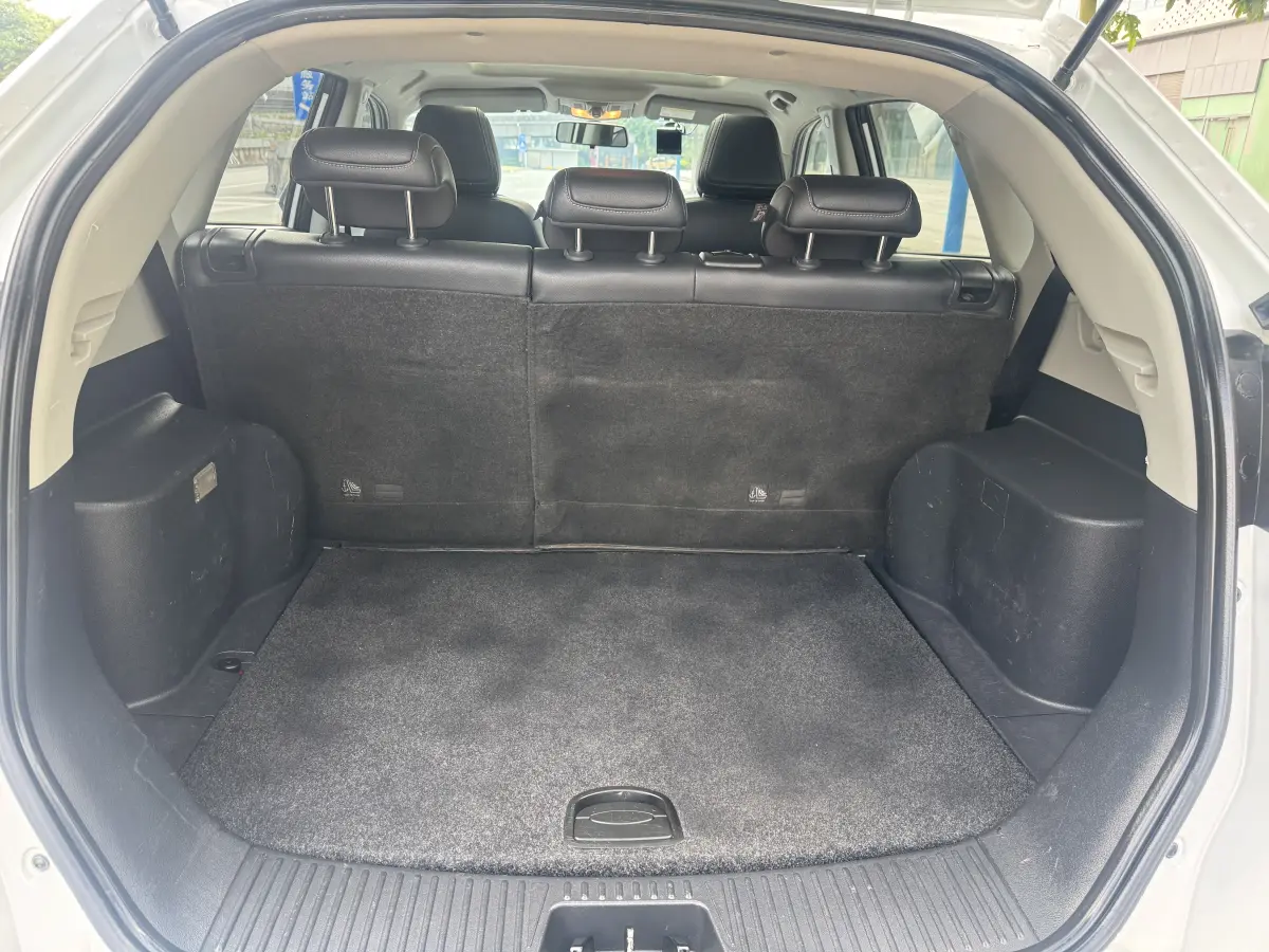 MG GS 1.5T Automatic Luxury Edition view 12