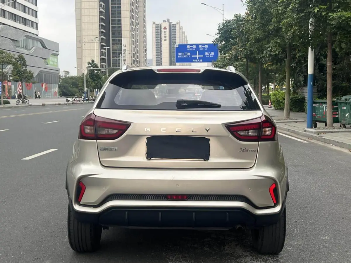 Geely Vision X3, 1.5L Automatic Premium Edition view 4