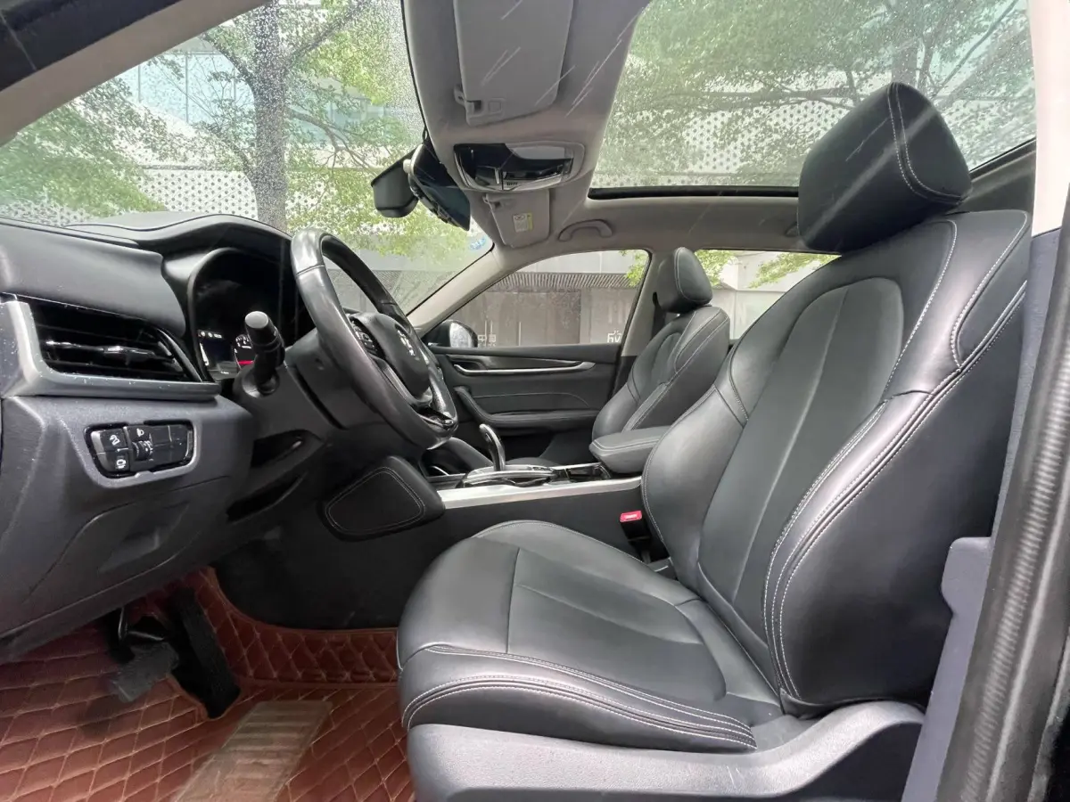 Zhonghua V7 1.6T 280T DCT Luxury Edition view 8