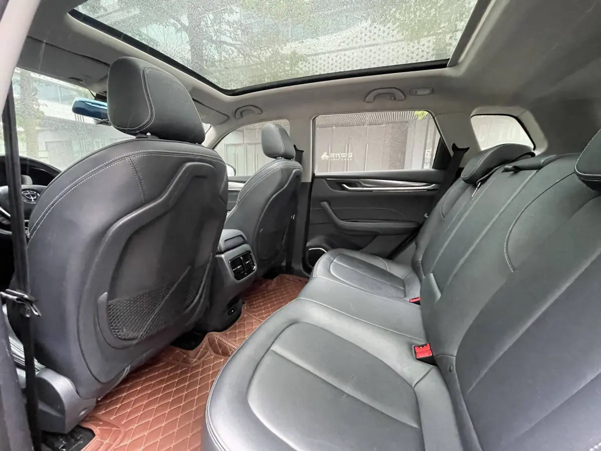 Zhonghua V7 1.6T 280T DCT Luxury Edition view 10