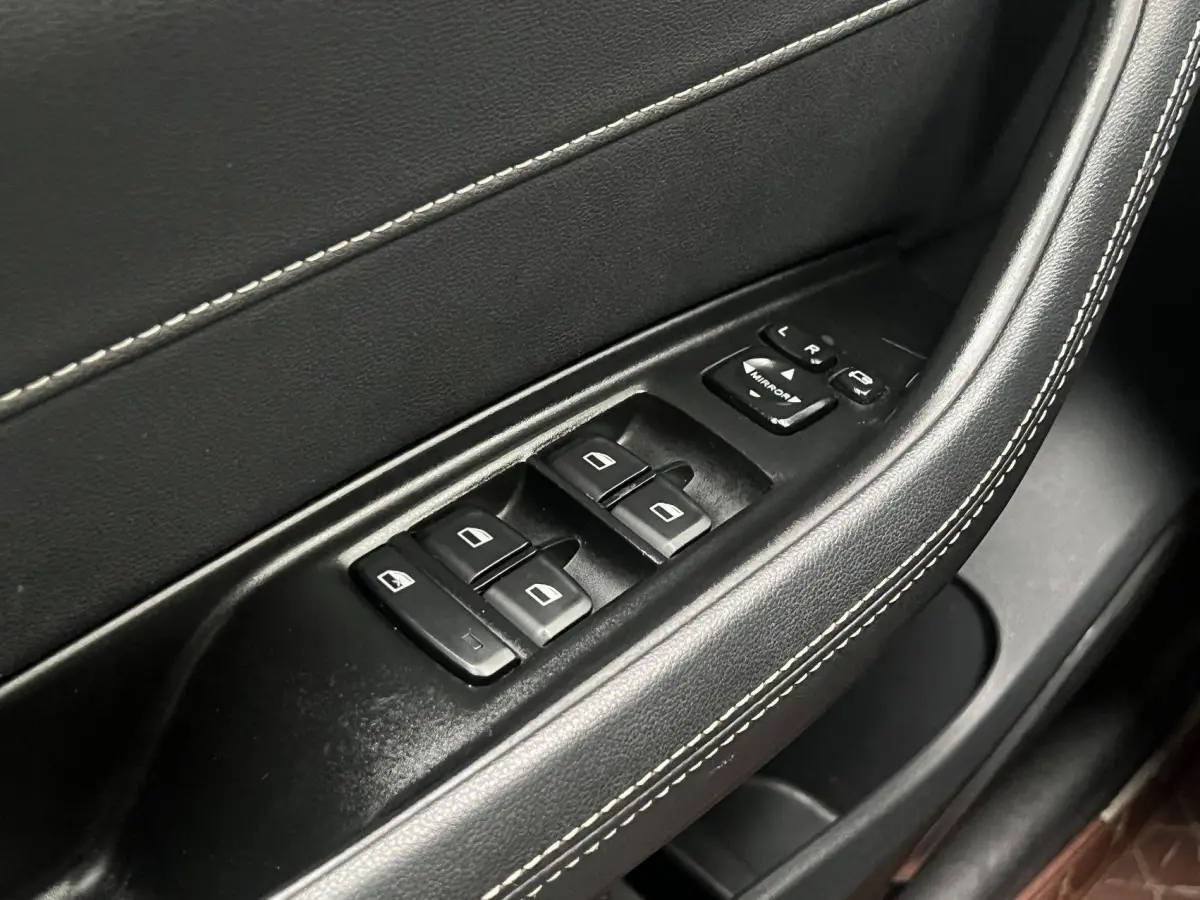 Zhonghua V7 1.6T 280T DCT Luxury Edition view 15