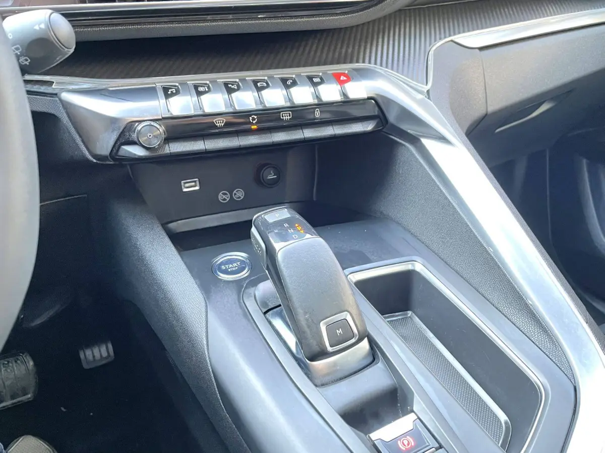 Peugeot 5008 350THP Elite 7-Seater view 11