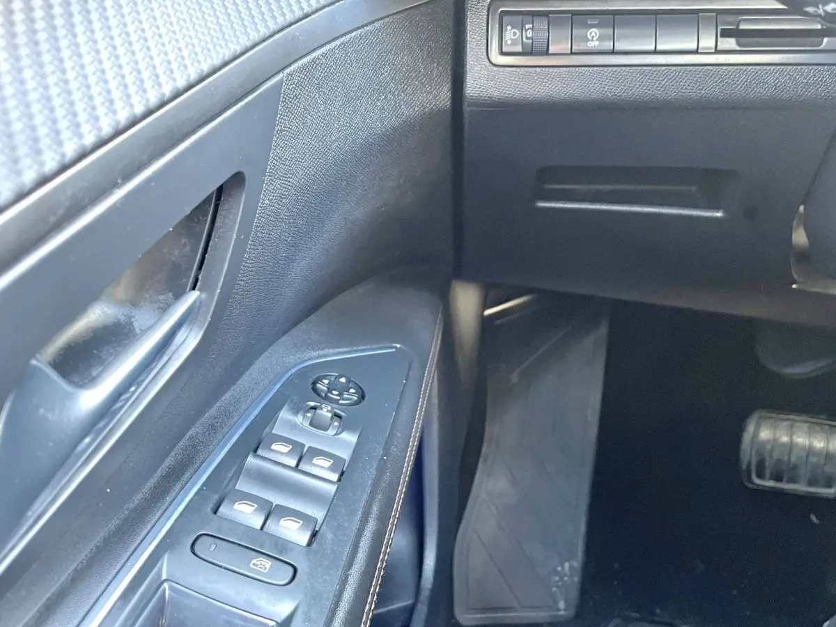 Peugeot 5008 350THP Elite 7-Seater view 12