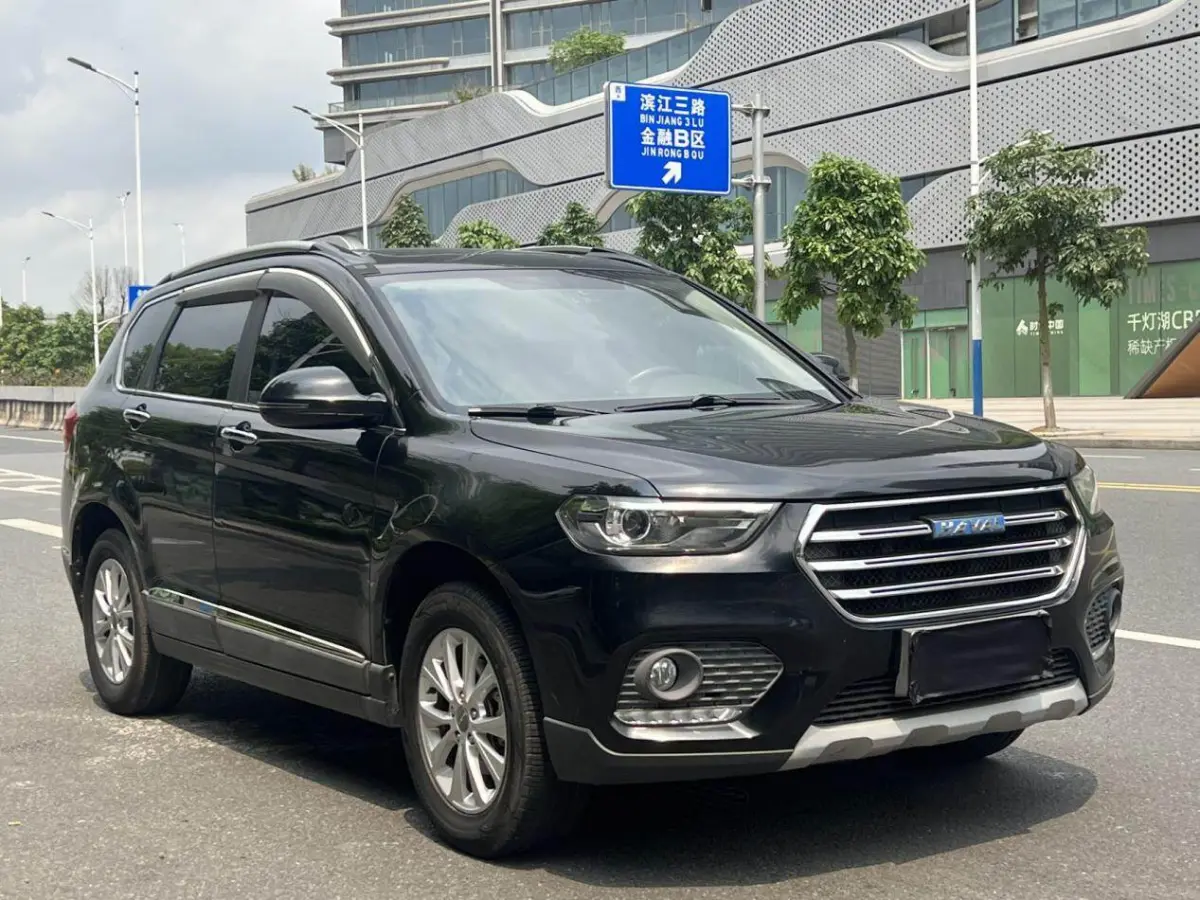 Haval H6 1.5T automatic luxury version view 3